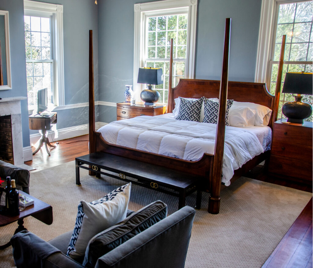 Interior of Rockwell House, Blue Suite