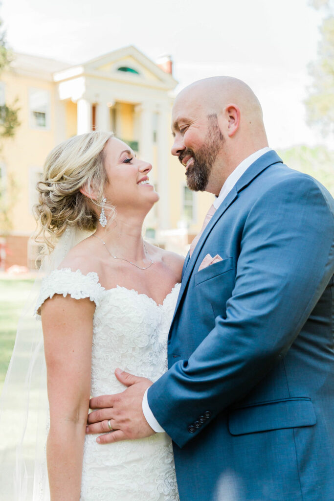 bride and groom at historic wedding venue in milledgeville